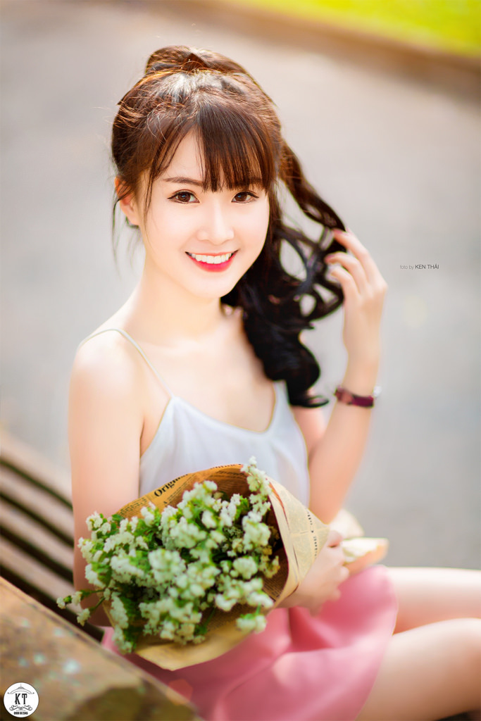 女女同性被吸乳羞羞